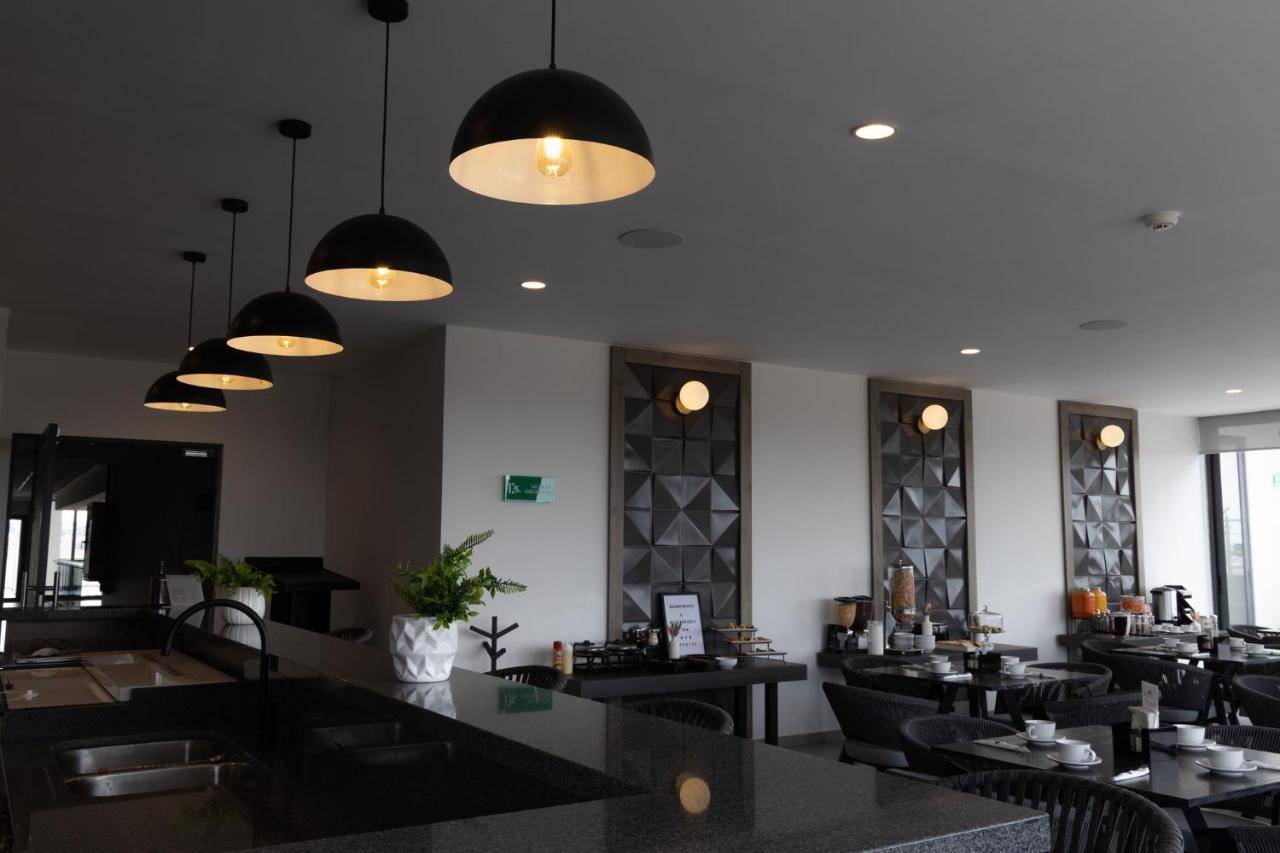 Th Hotel & Vivienda Tepatitlán de Morelos Exteriör bild