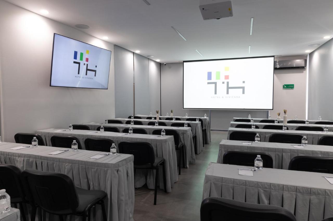 Th Hotel & Vivienda Tepatitlán de Morelos Exteriör bild